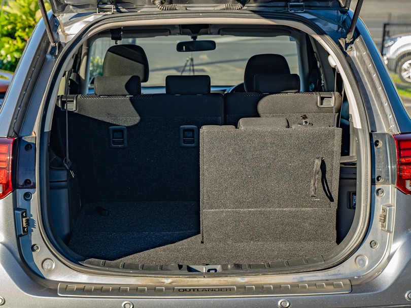 2018 Mitsubishi Outlander 18