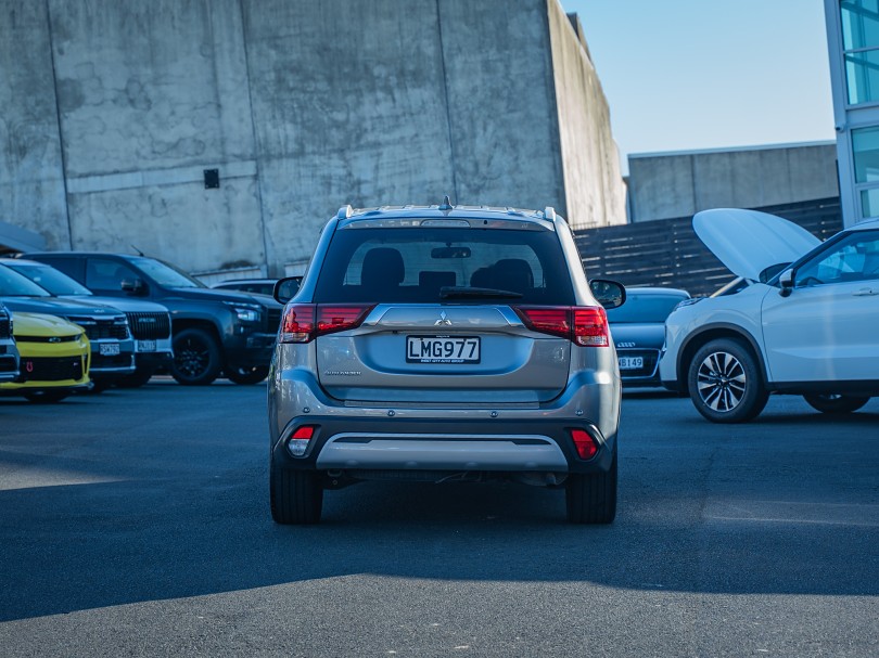 2018 Mitsubishi Outlander 4