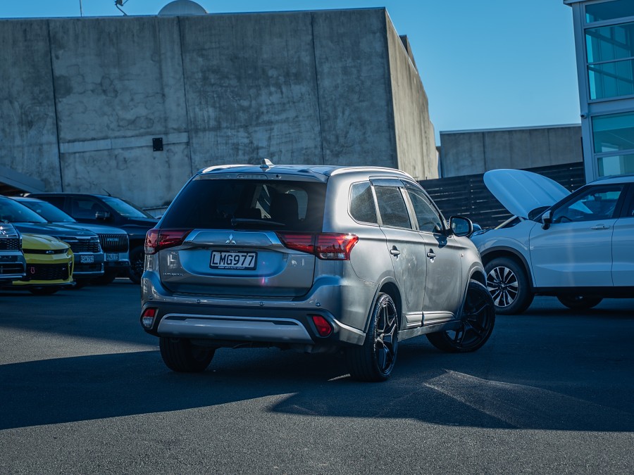 2018 Mitsubishi Outlander 2