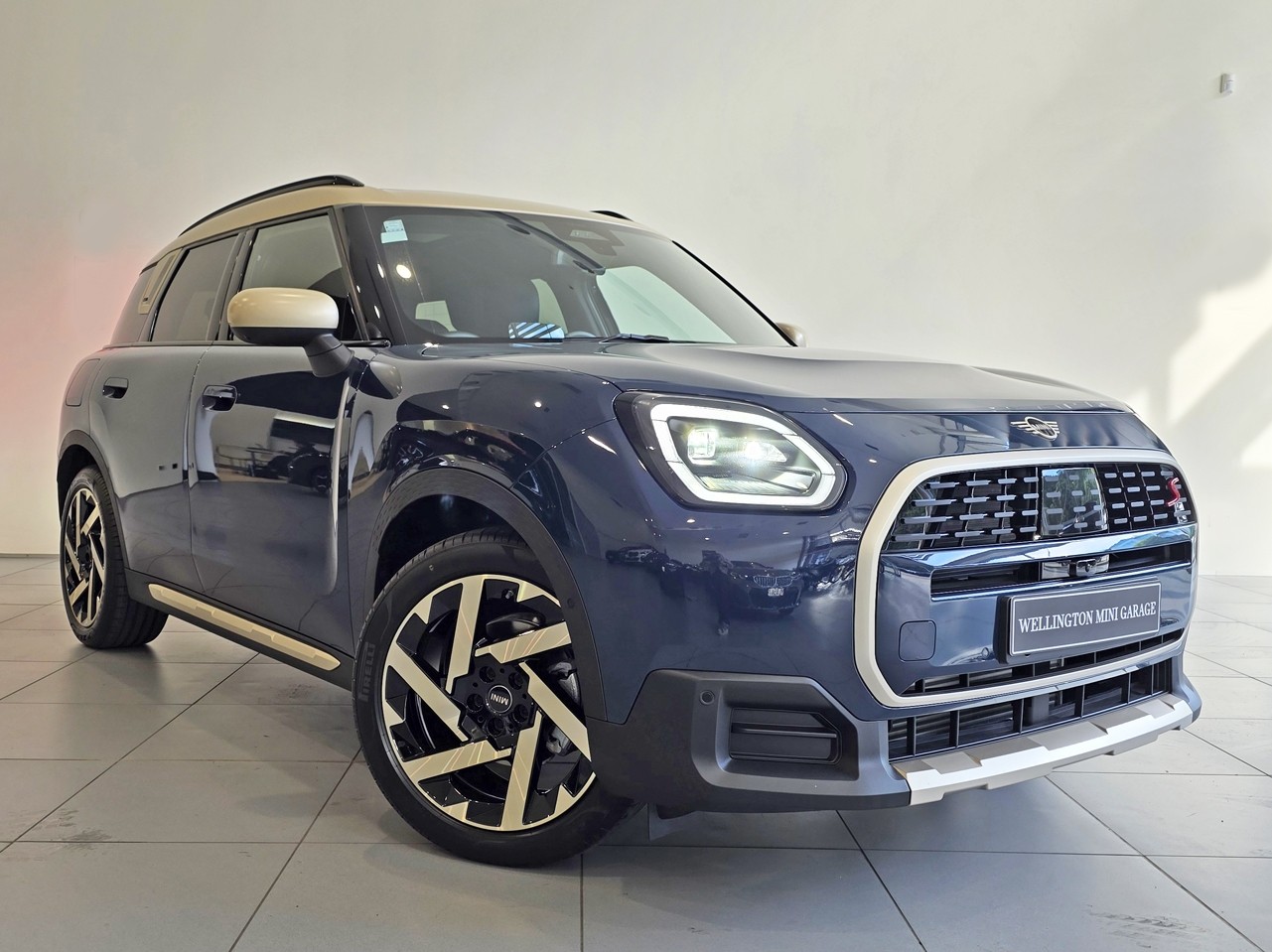 MINI Countryman S ALL4 Favoured Spec