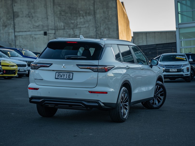 2026 Mitsubishi Outlander 2