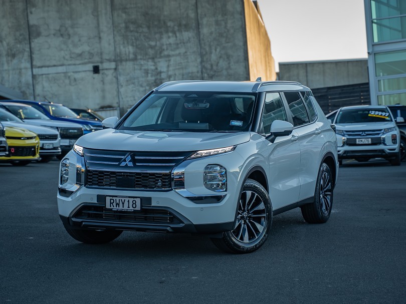 2026 Mitsubishi Outlander 1