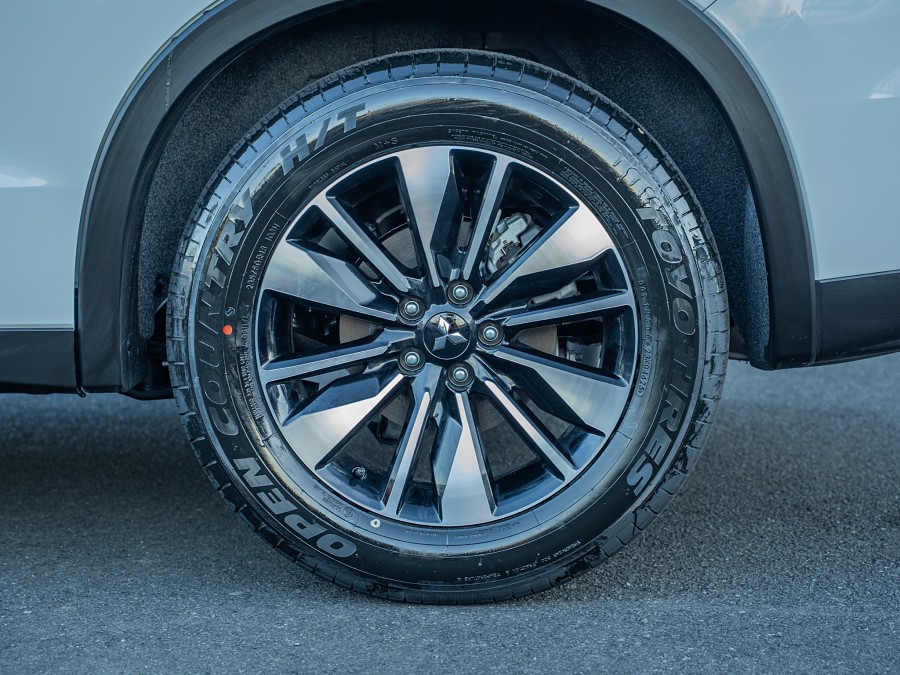 2026 Mitsubishi Outlander 7
