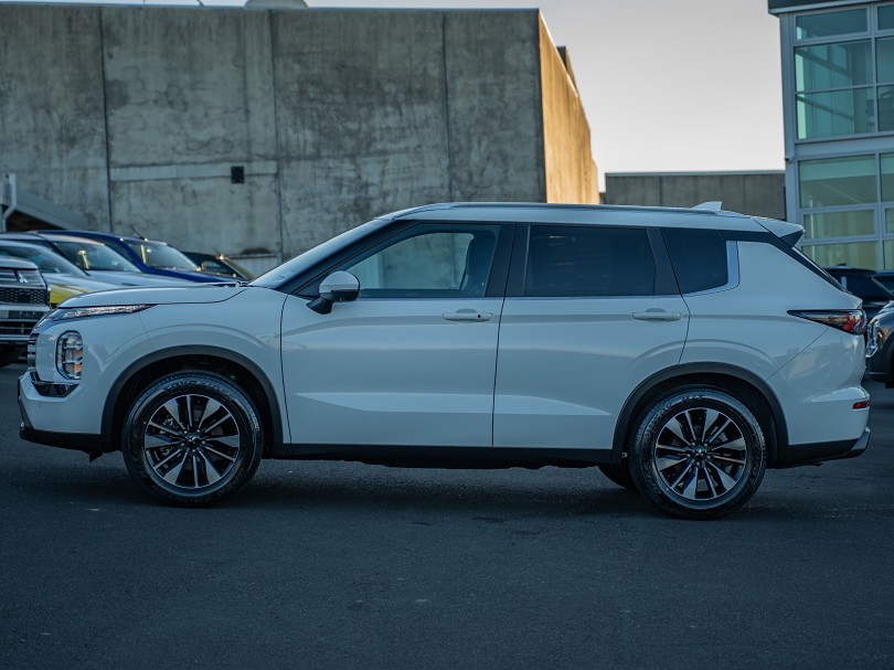 2026 Mitsubishi Outlander 5