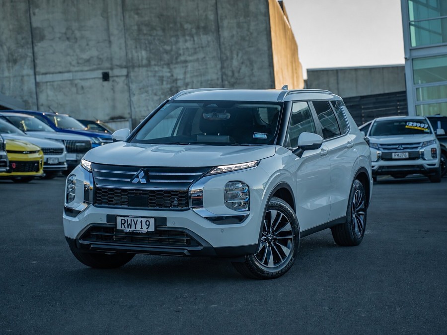 2026 Mitsubishi Outlander 1