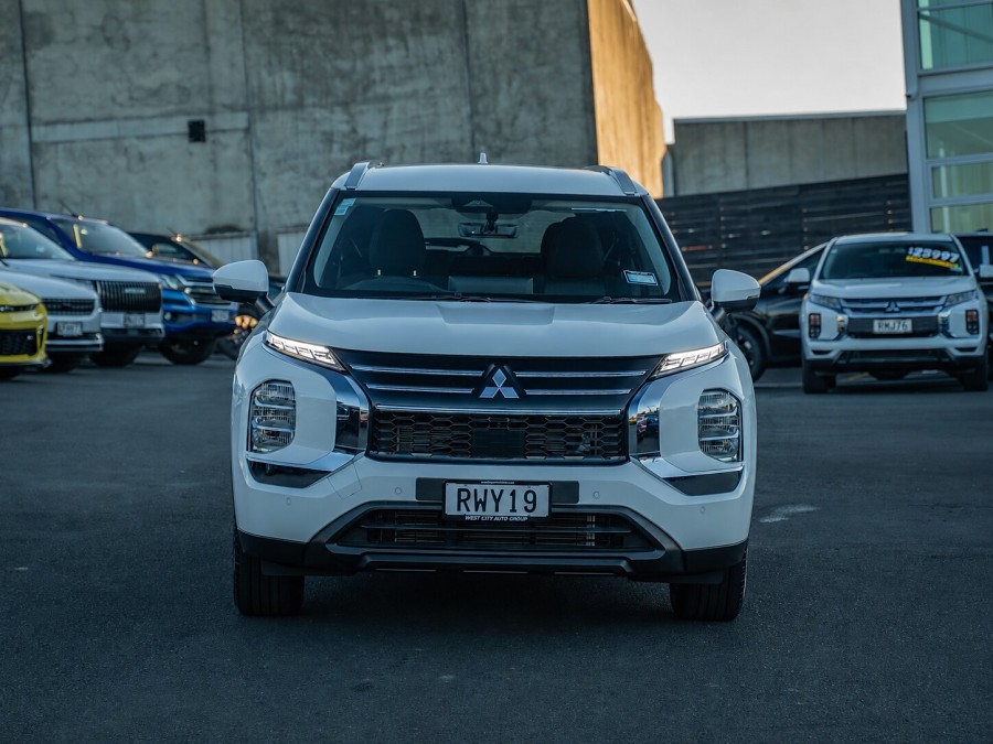 2026 Mitsubishi Outlander 3