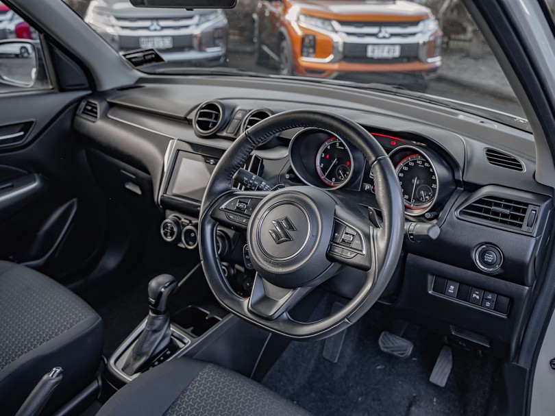 2023 Suzuki Swift 9