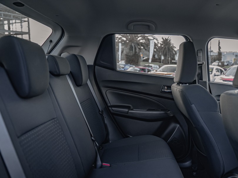 2023 Suzuki Swift 17