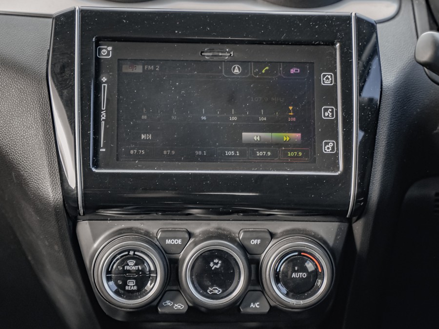 2023 Suzuki Swift 15