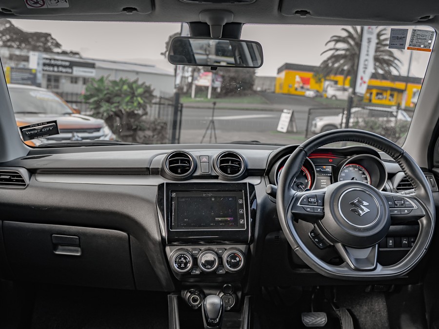 2023 Suzuki Swift 10