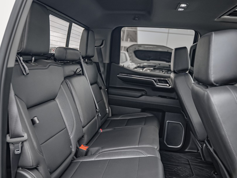 2024 Chevrolet Silverado 18