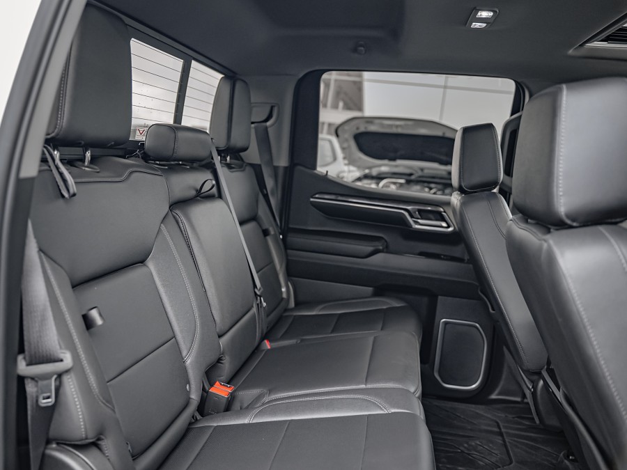 2024 Chevrolet Silverado 18
