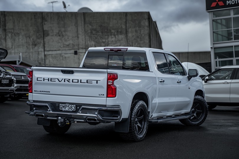 2024 Chevrolet Silverado 2