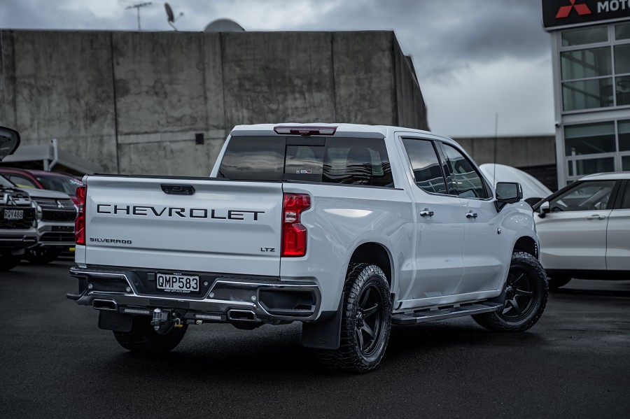 2024 Chevrolet Silverado 2