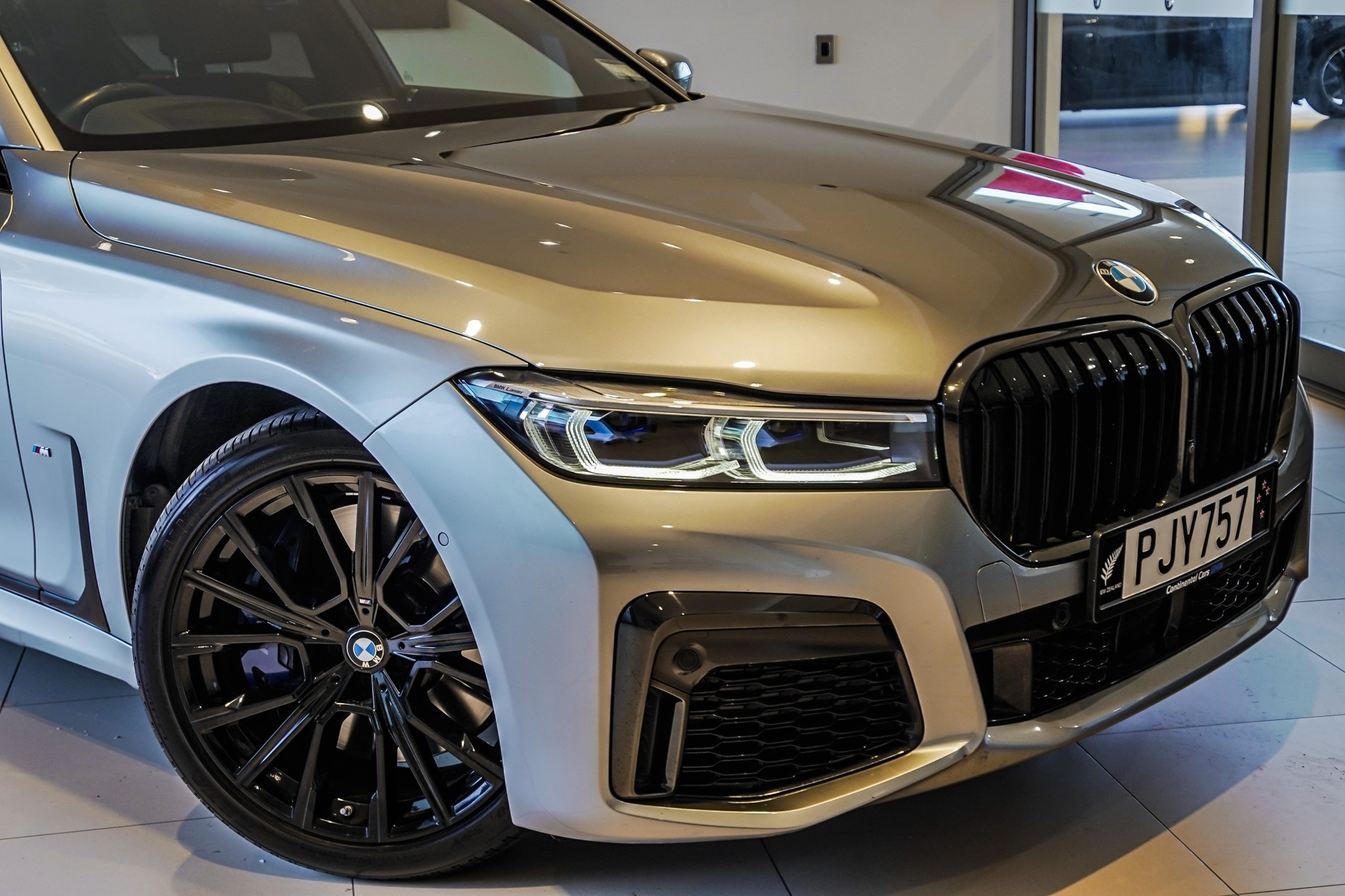 BMW 750i xDrive M-Sport