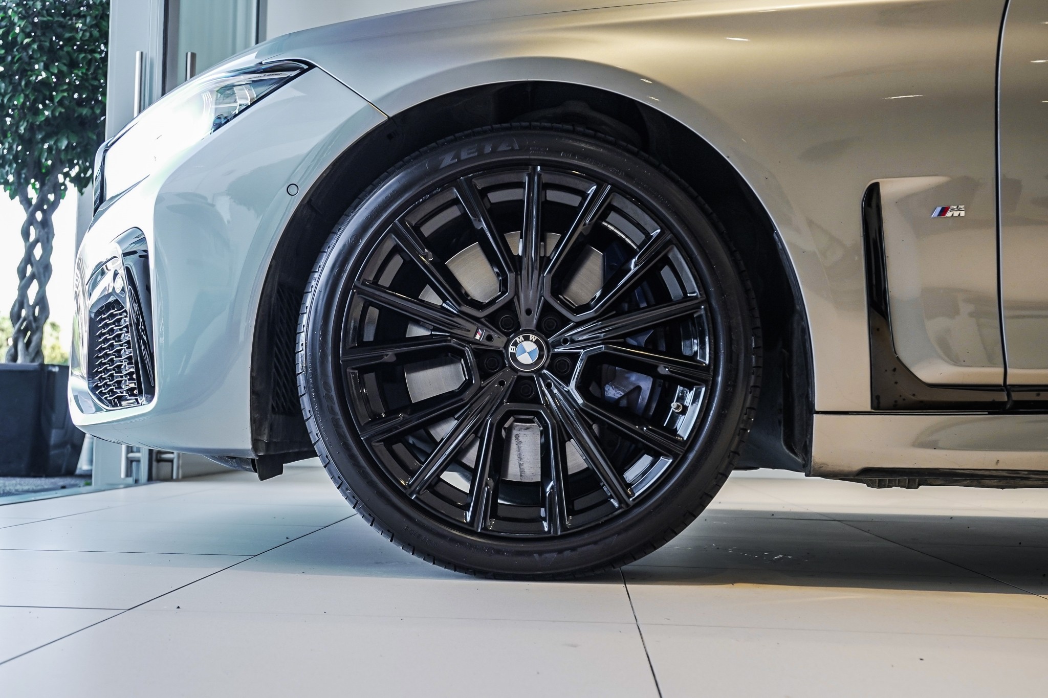 BMW 750i xDrive M-Sport