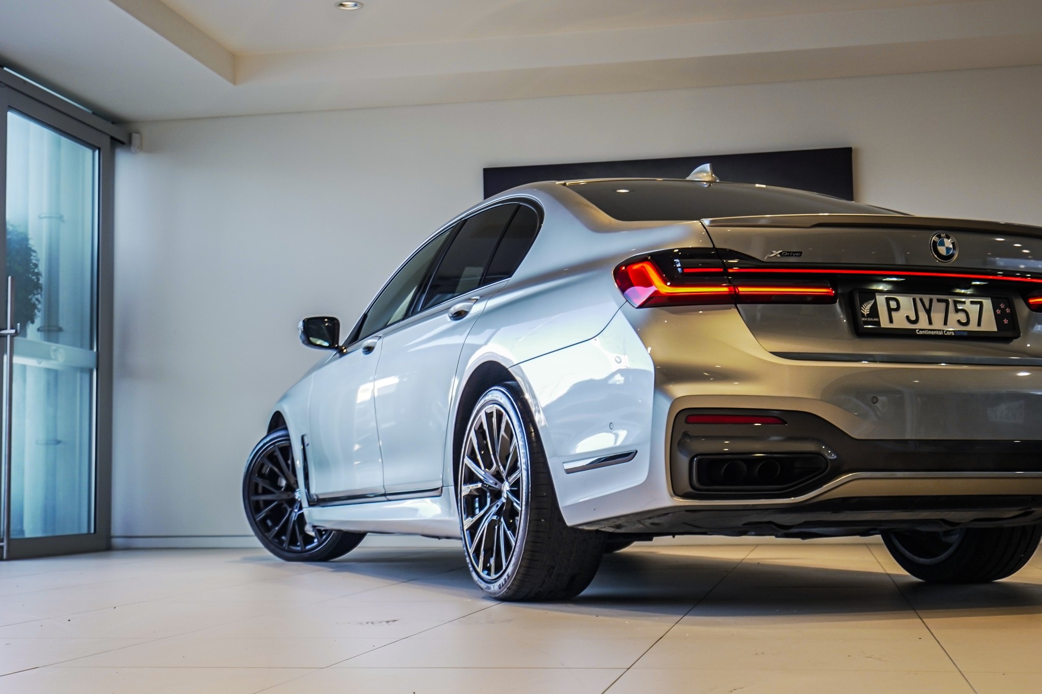 BMW 750i xDrive M-Sport