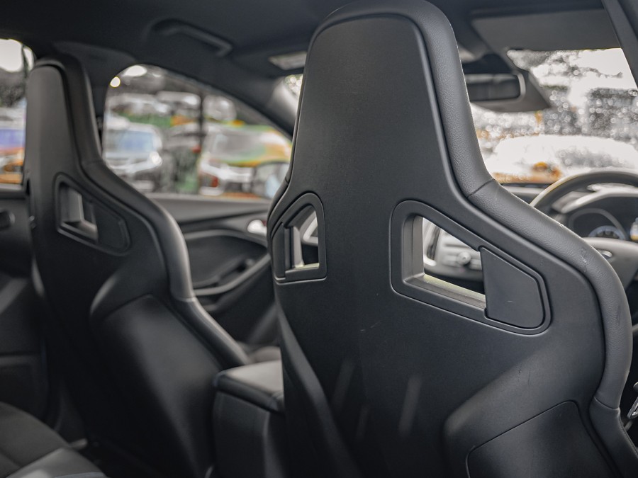 2017 Ford Focus 18