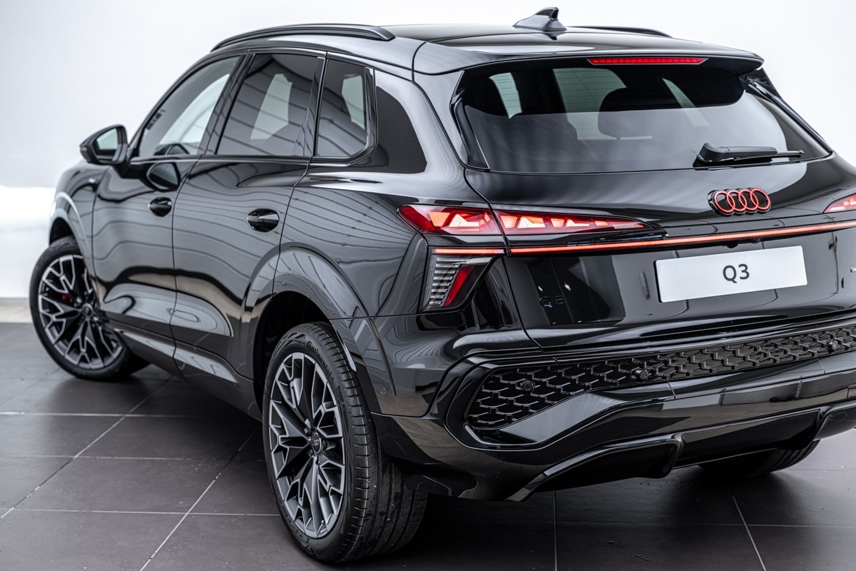 Audi Q3 SUV TFSI quattro 195 kW