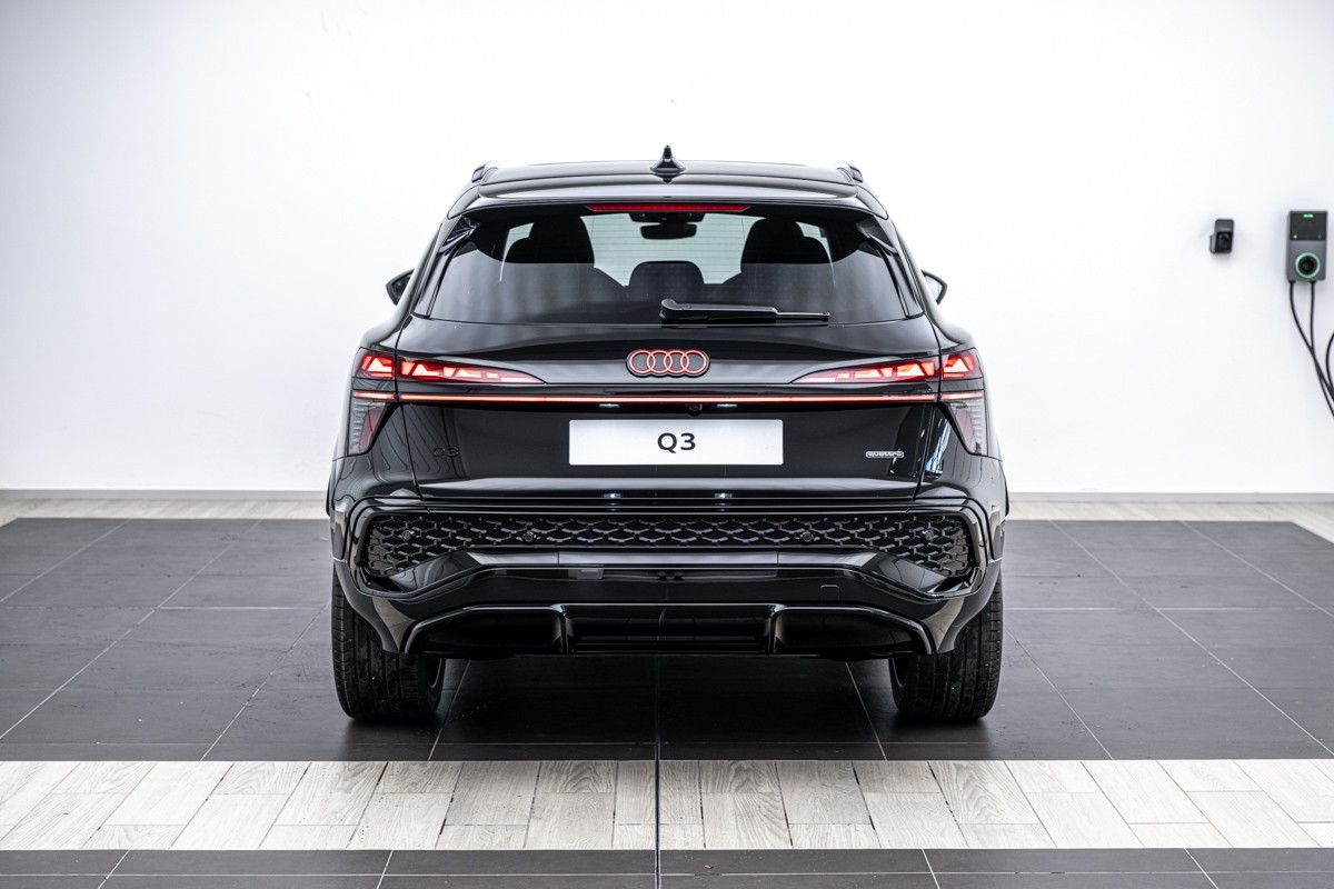 Audi Q3 SUV TFSI quattro 195 kW