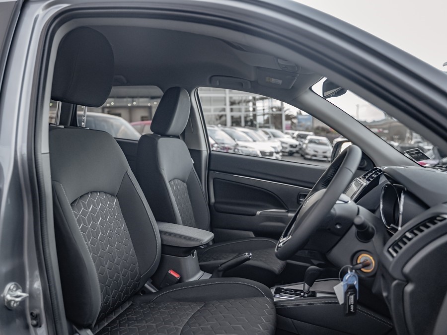 2025 Mitsubishi ASX 8