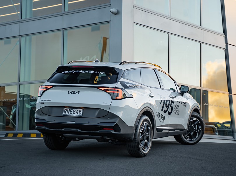 2025 Kia Sportage 2