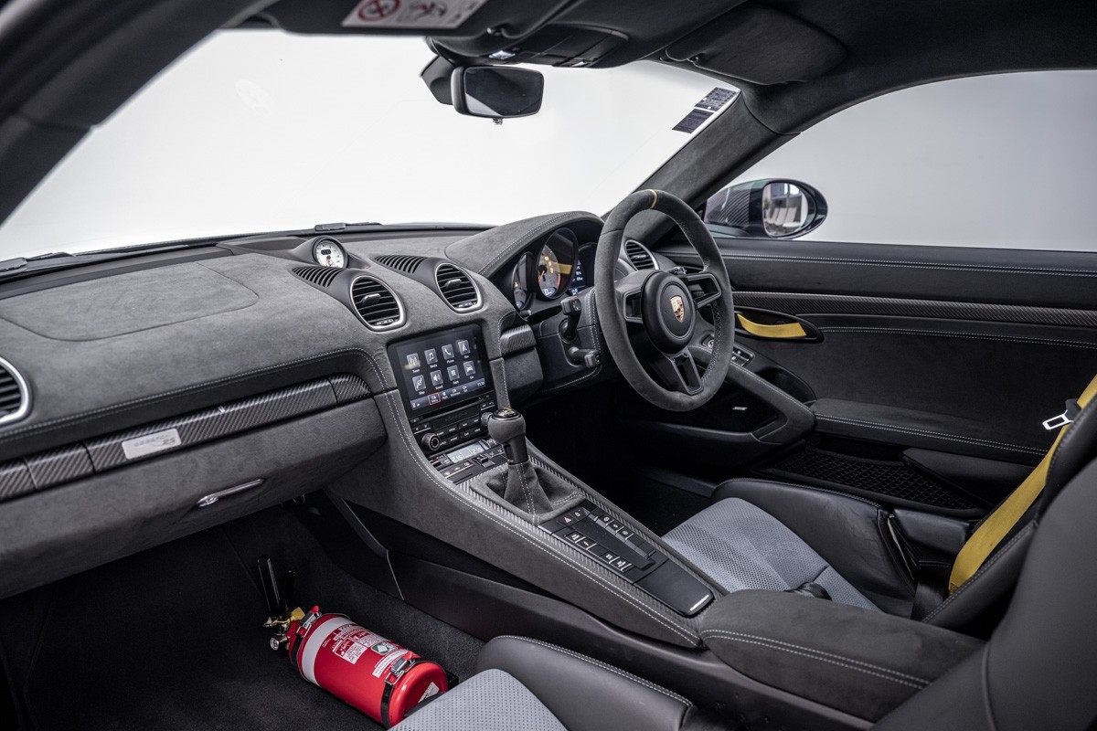 Porsche 718 Cayman GT4 RS