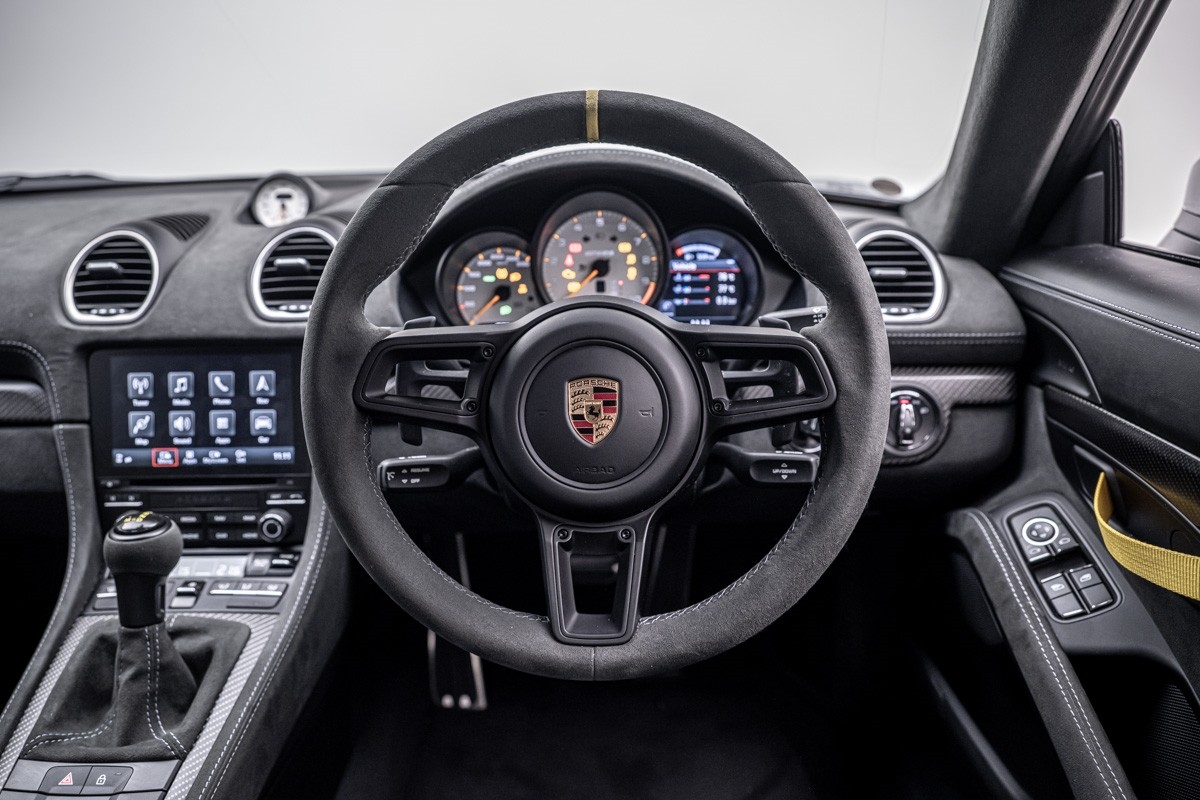 Porsche 718 Cayman GT4 RS