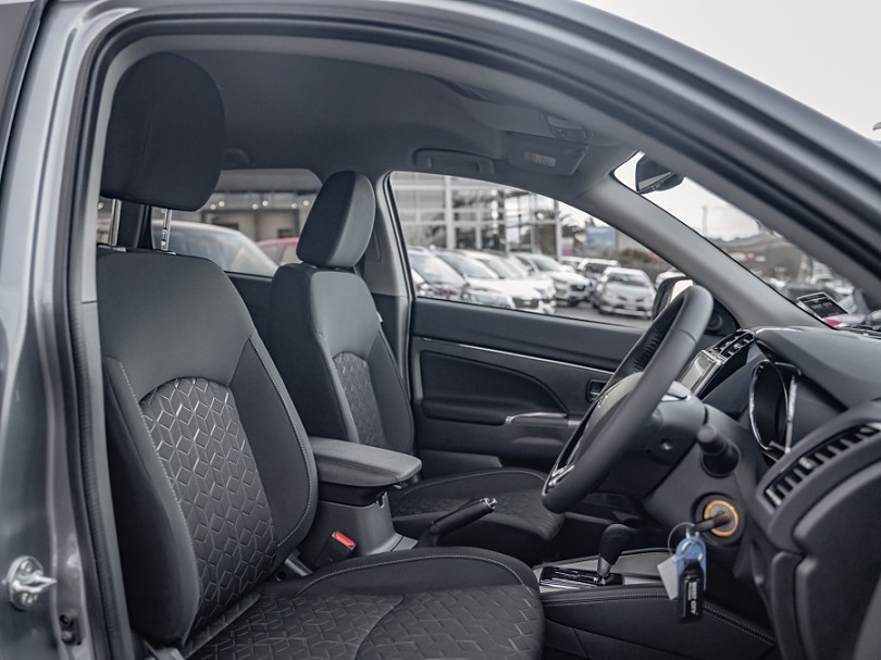 2025 Mitsubishi ASX 8