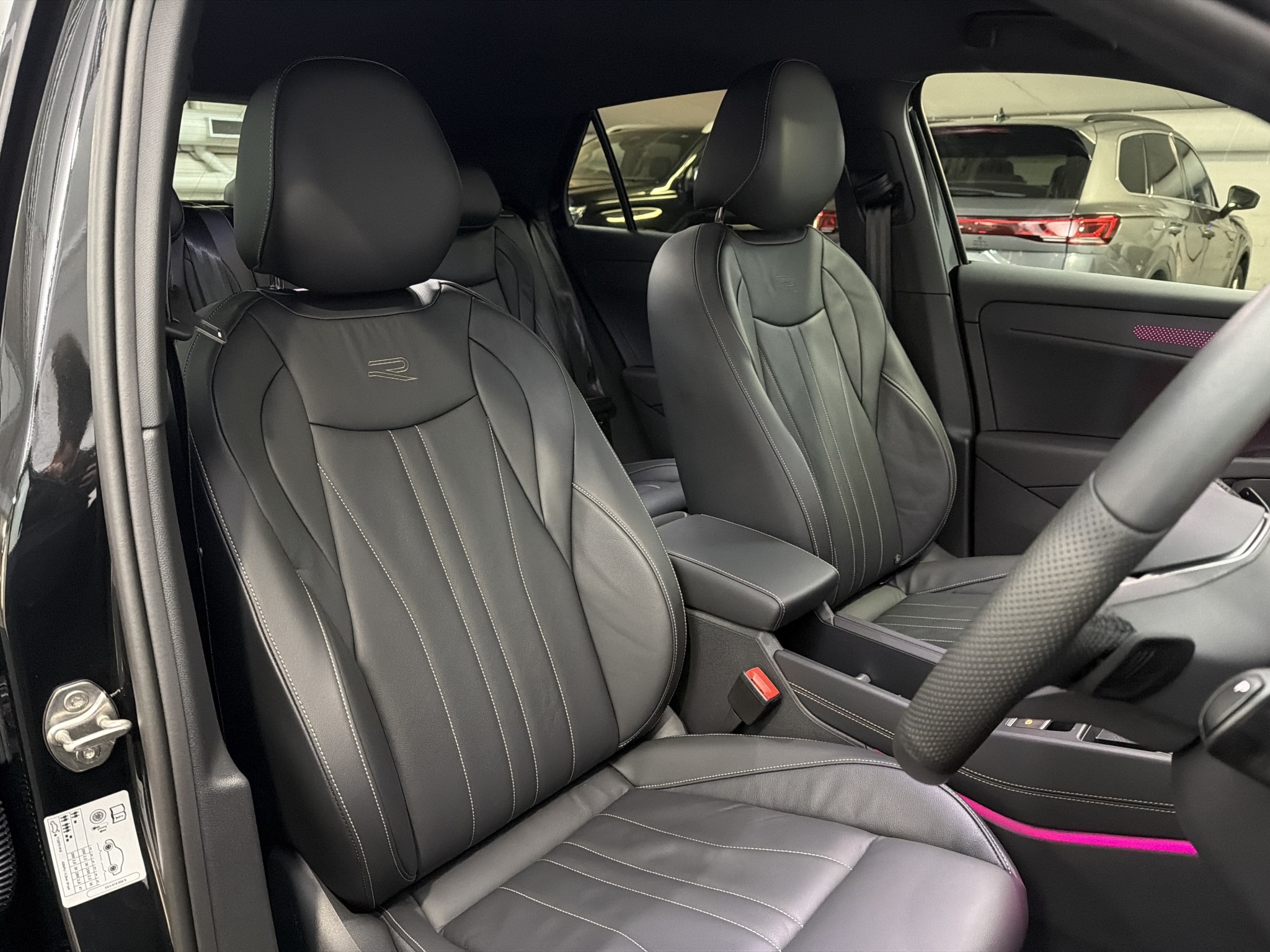 Volkswagen T-Roc HYBRID | R-LINE