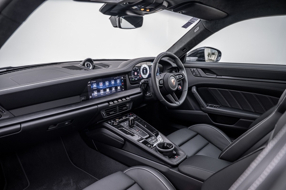 Porsche 911 CARRERA GTS COUPE