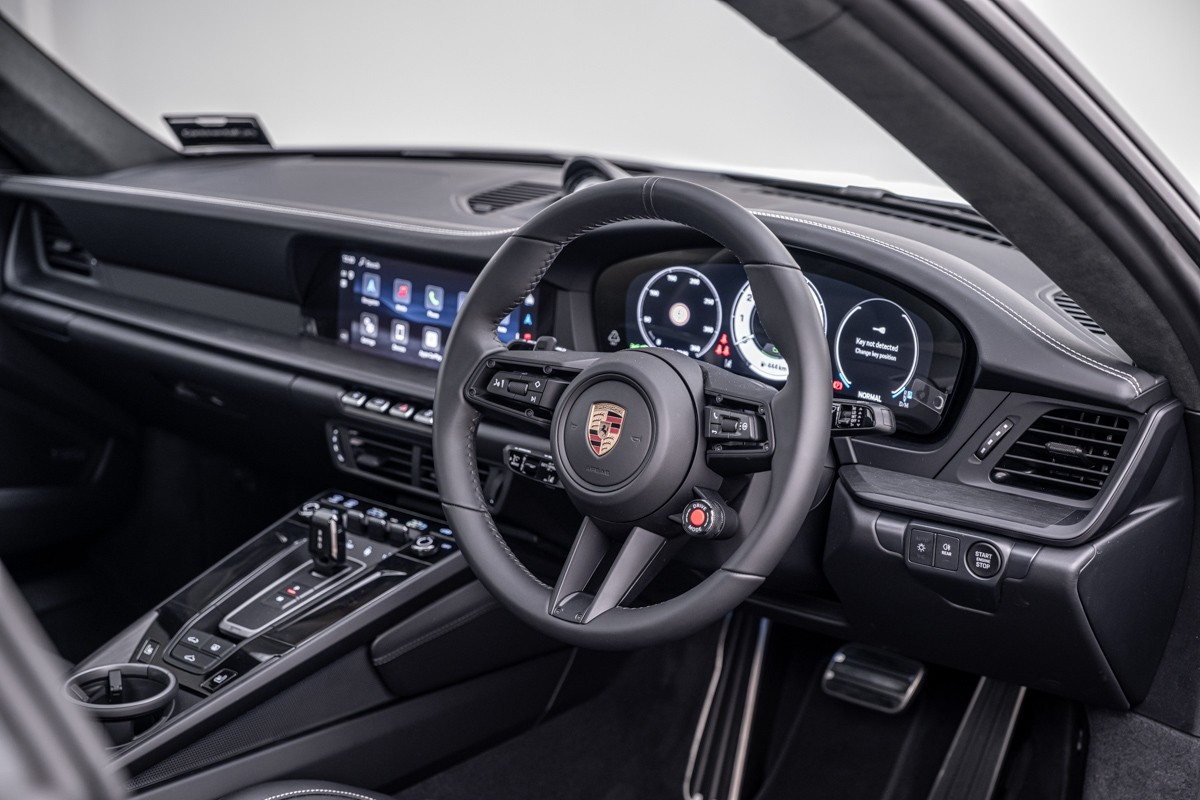 Porsche 911 CARRERA GTS COUPE