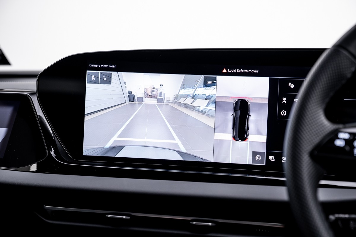 Audi A5 E-HYBRID AVANT S LINE