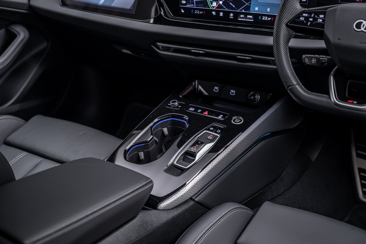 Audi A5 E-HYBRID AVANT S LINE
