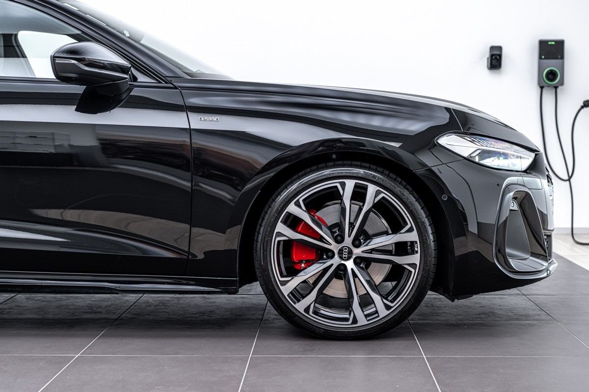 Audi A5 E-HYBRID AVANT S LINE