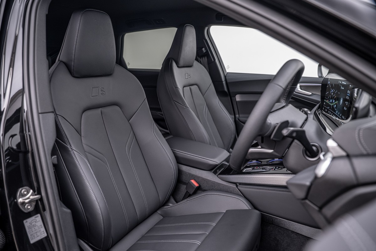 Audi A5 E-HYBRID AVANT S LINE