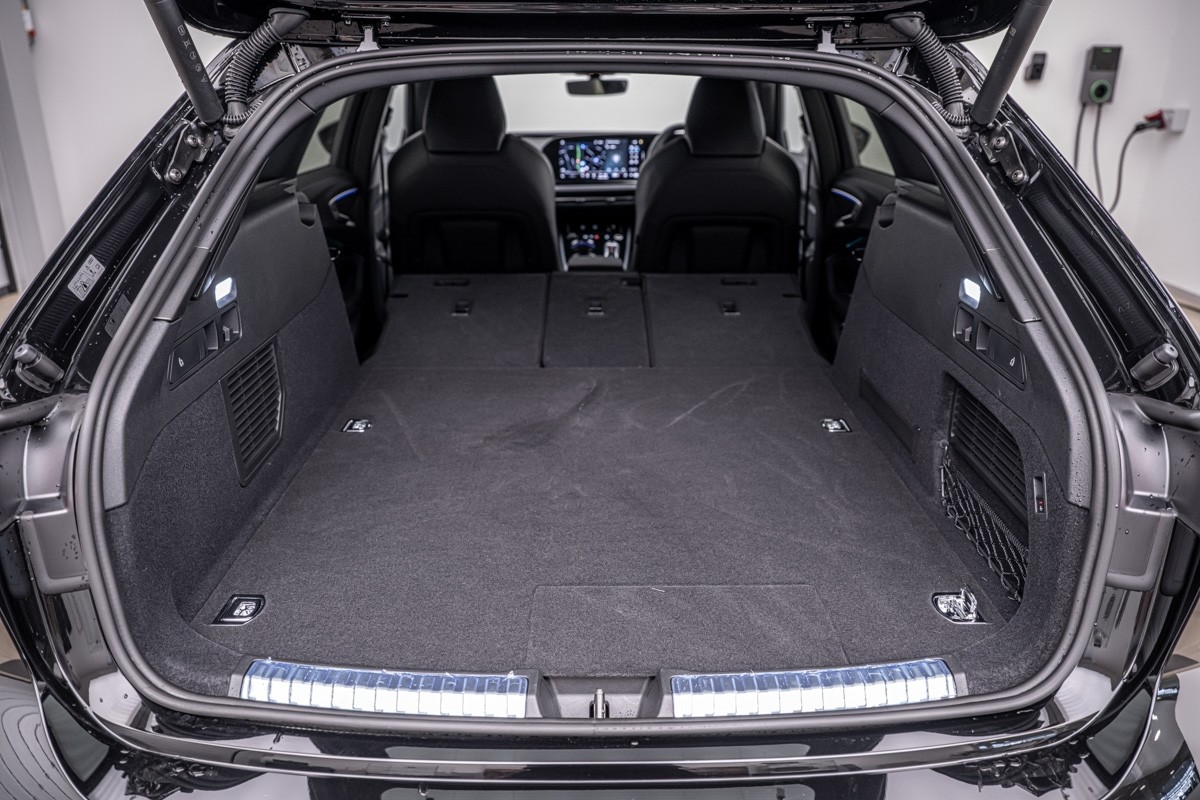 Audi A5 E-HYBRID AVANT S LINE