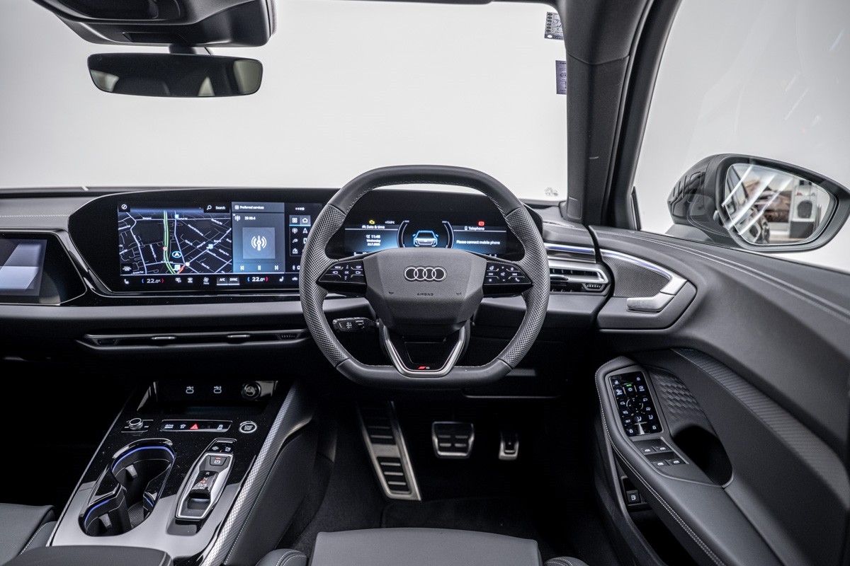 Audi A5 E-HYBRID AVANT S LINE