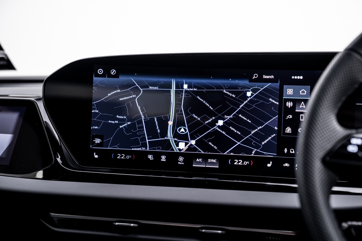 Audi A5 E-HYBRID AVANT S LINE