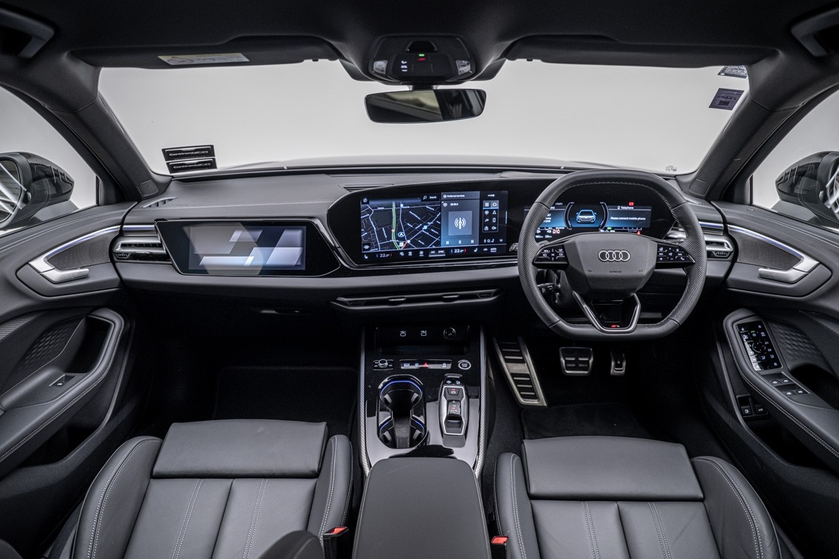 Audi A5 E-HYBRID AVANT S LINE