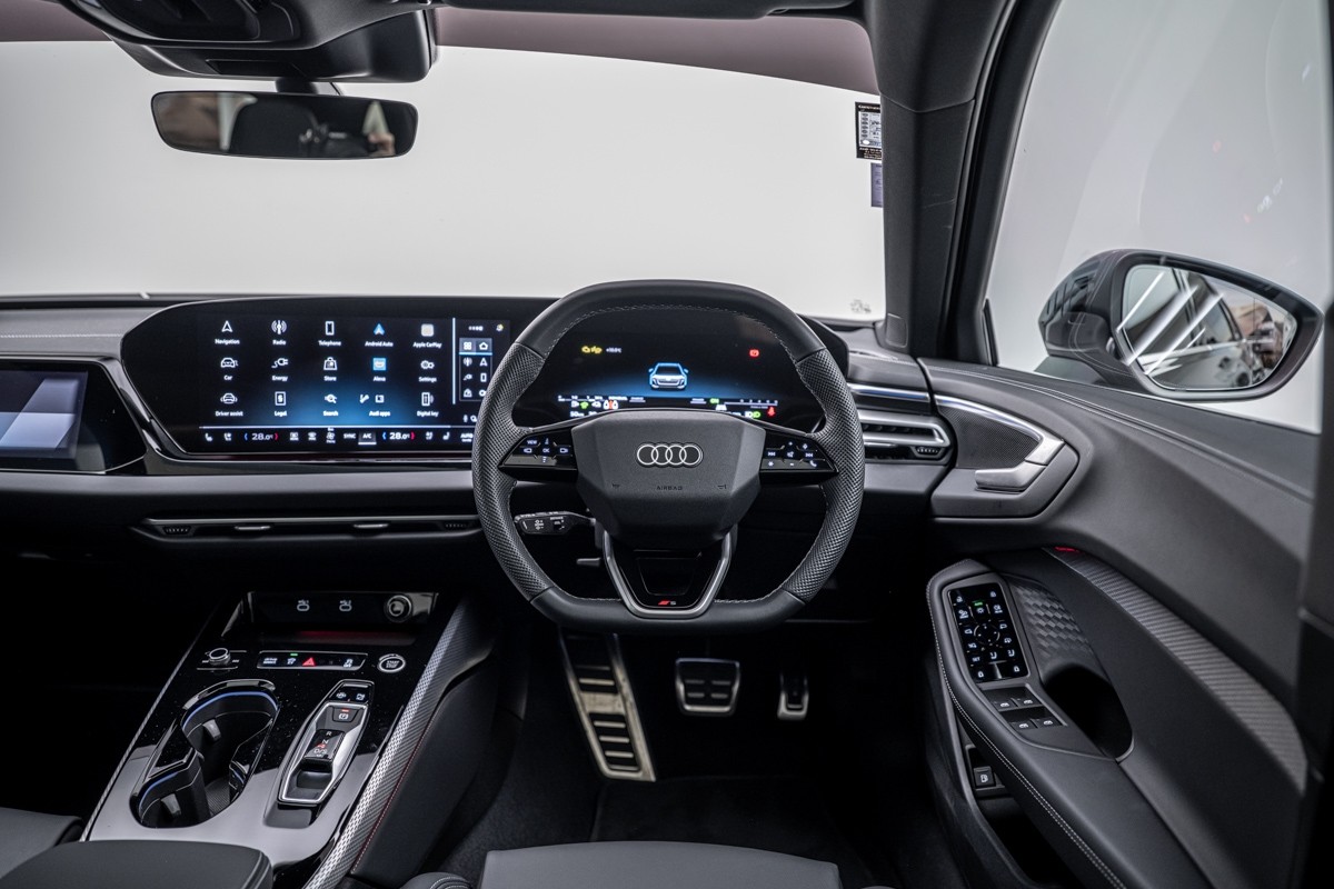 Audi A5 E-HYBRID AVANT S LINE