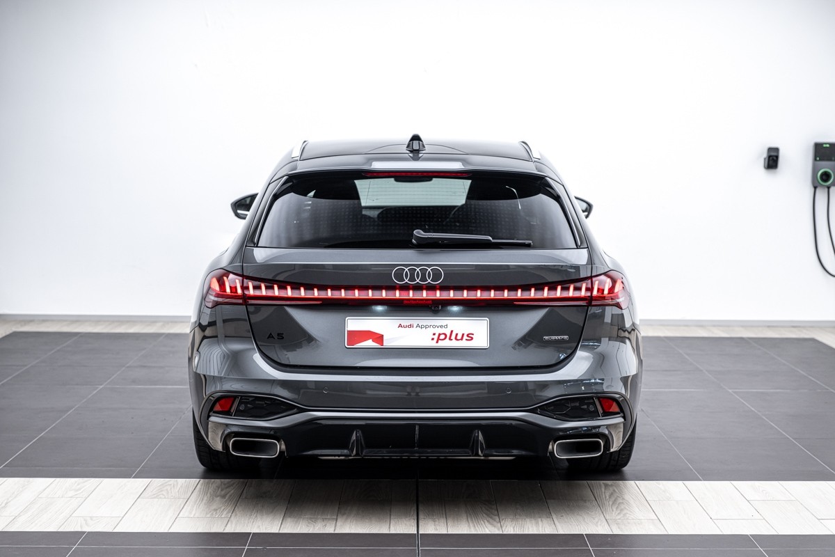 Audi A5 E-HYBRID AVANT S LINE