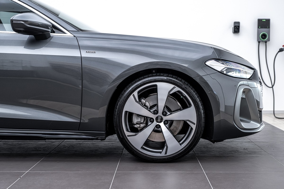 Audi A5 E-HYBRID AVANT S LINE