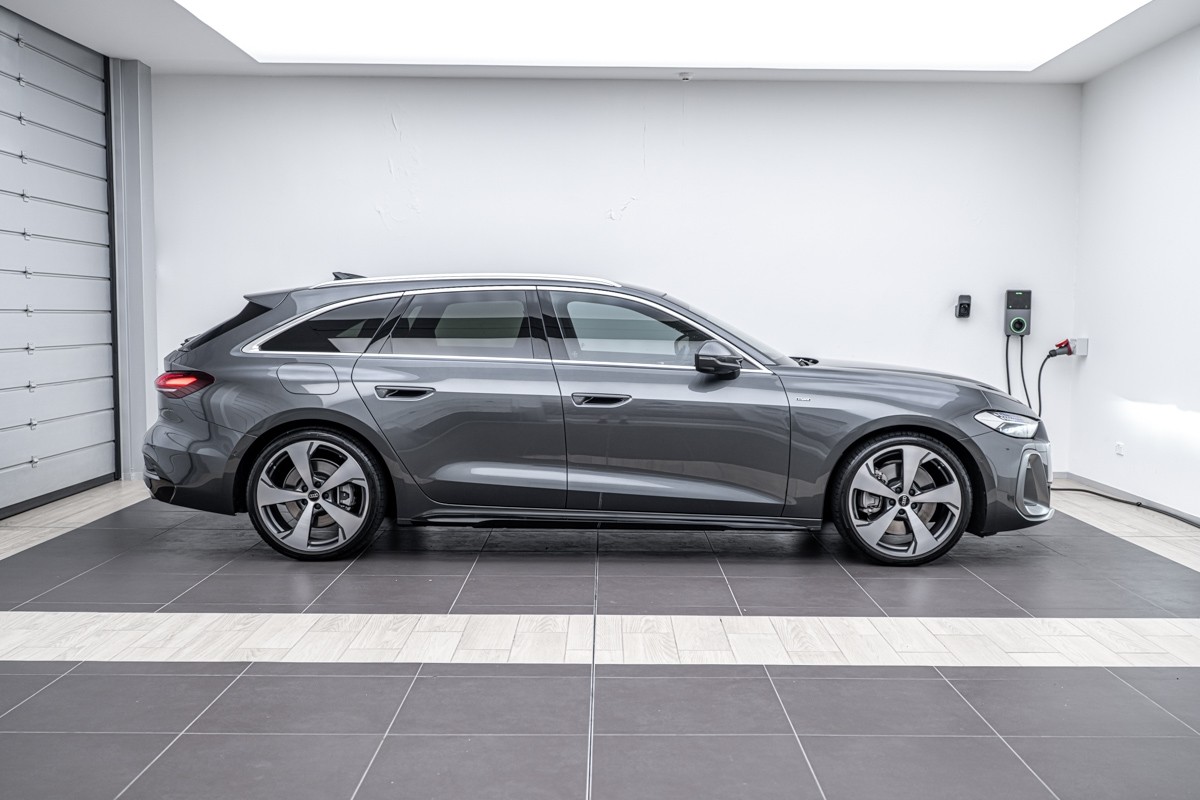 Audi A5 E-HYBRID AVANT S LINE