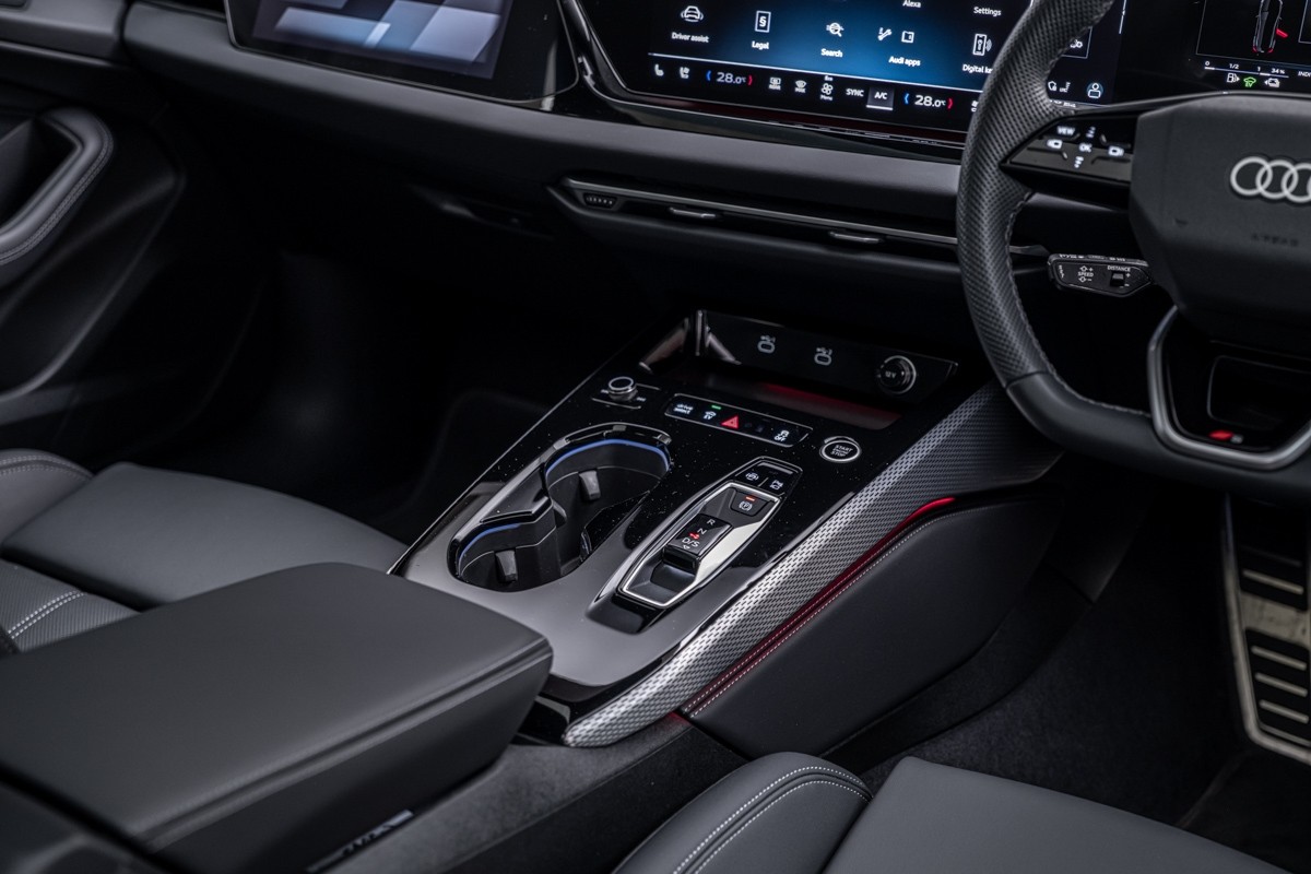 Audi A5 E-HYBRID AVANT S LINE