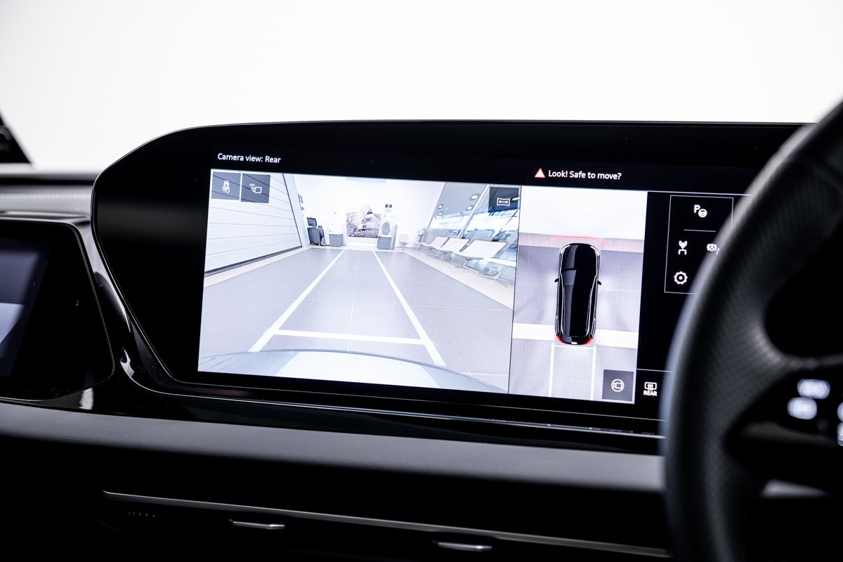 Audi A5 E-HYBRID AVANT S LINE