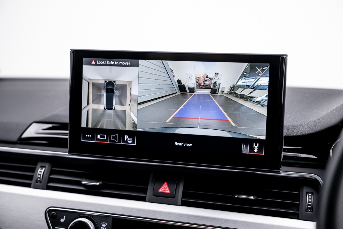Audi A4 45 TFSI quattro  S Line Avant