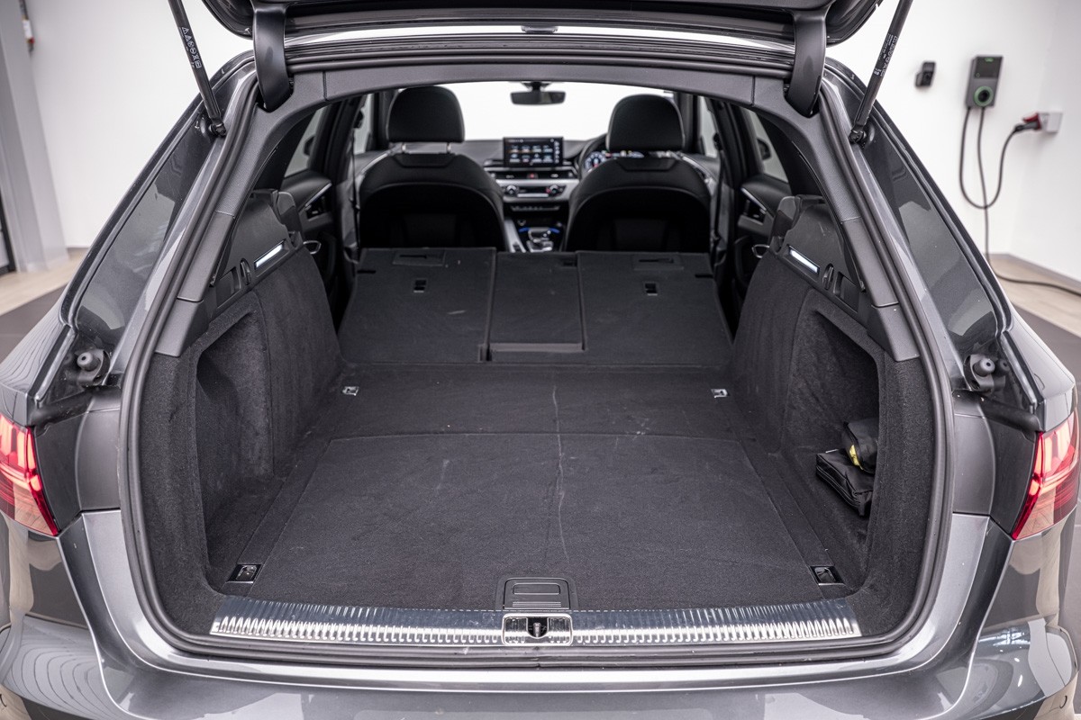 Audi A4 45 TFSI quattro  S Line Avant