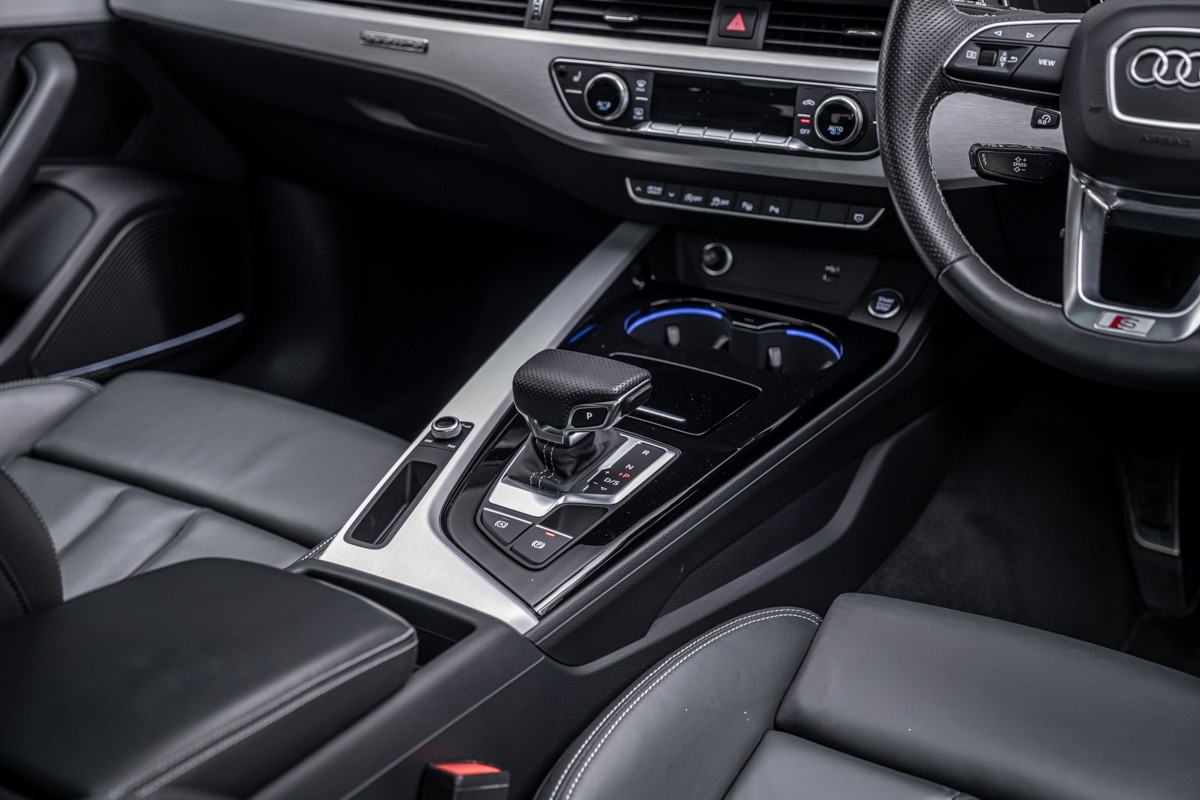 Audi A4 45 TFSI quattro  S Line Avant