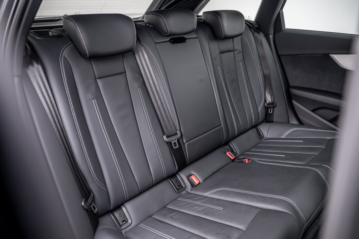 Audi A4 45 TFSI quattro  S Line Avant